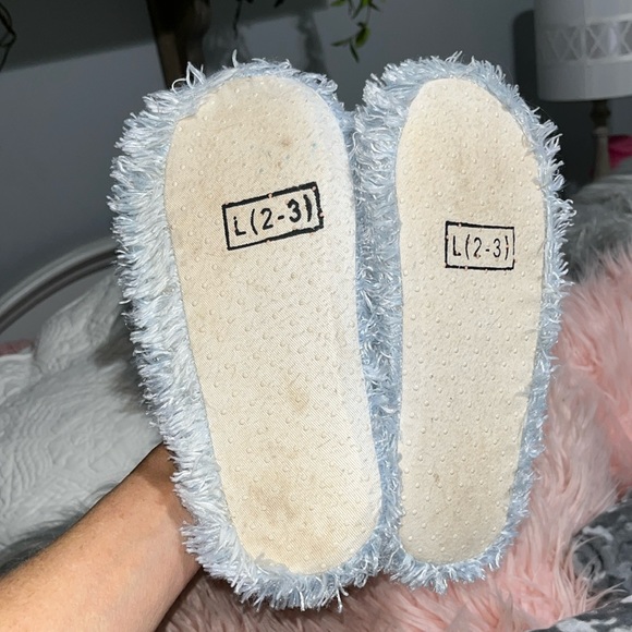 Fuzzy Slippers Rachel Girls 2/3 Large House Shoes Baby Blue Slip On - Picture 11 of 12